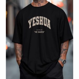 camiseta oversiezed preta YESHUA